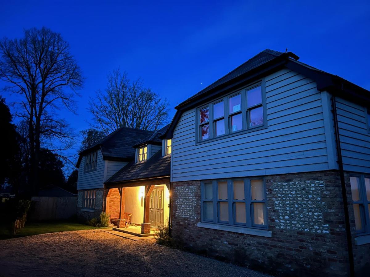 Flint House - Goodwood Events Bed and Breakfast Chichester Eksteriør billede