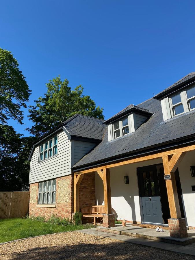 Flint House - Goodwood Events Bed and Breakfast Chichester Eksteriør billede