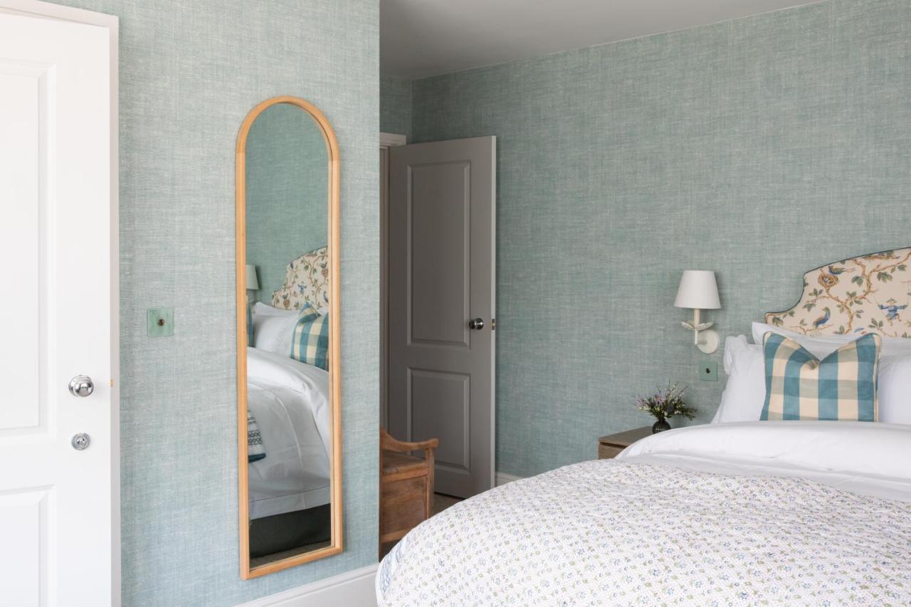 Flint House - Goodwood Events Bed and Breakfast Chichester Eksteriør billede