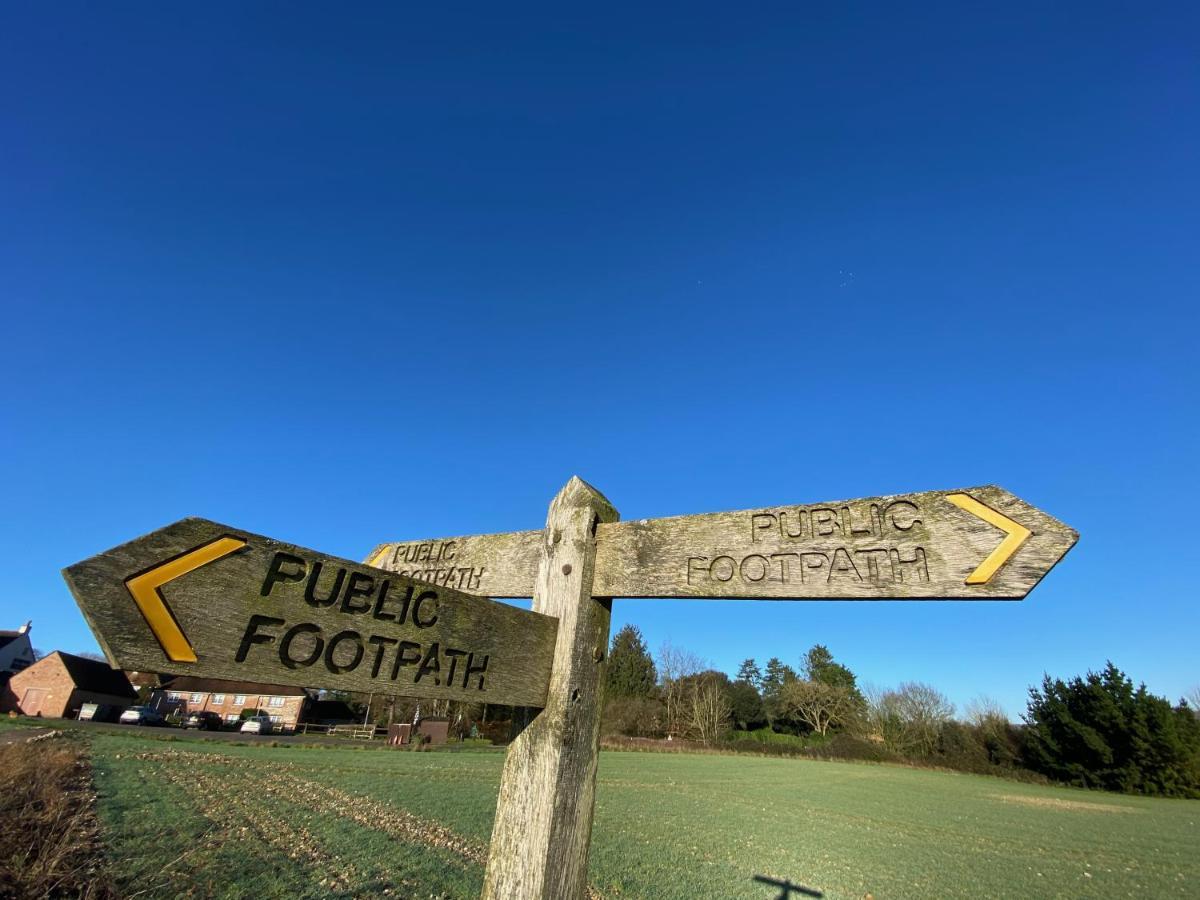Flint House - Goodwood Events Bed and Breakfast Chichester Eksteriør billede
